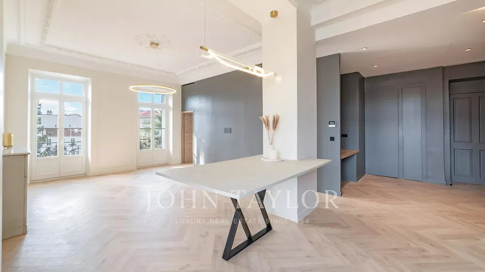 غرفة معيشة; إطلالة, أرضية خشبية, ضوء طبيعي, أسلوب عصري, مجدد