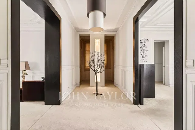 Wohnzimmer; hohe decken, tageslicht, moderner stil