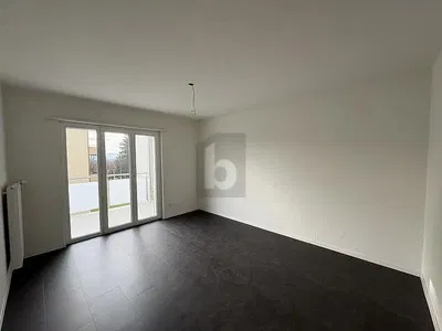 Wohnzimmer; fliesenboden, blick, tageslicht