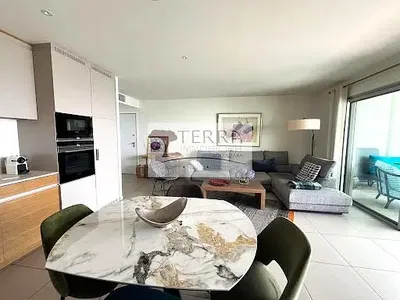 Salon; vue, électroménager, lumière naturelle, style moderne