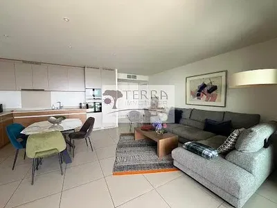 Salon; lumière naturelle, style moderne, carrelage