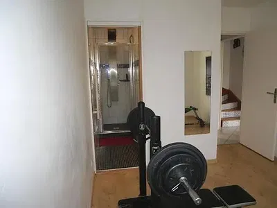 Sonstiges; holzboden, tageslicht