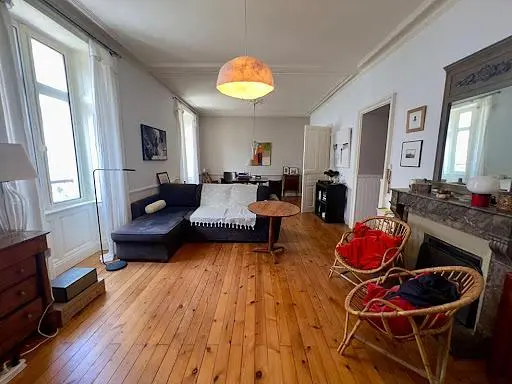 Living room; natural light, wood floor, rustic style