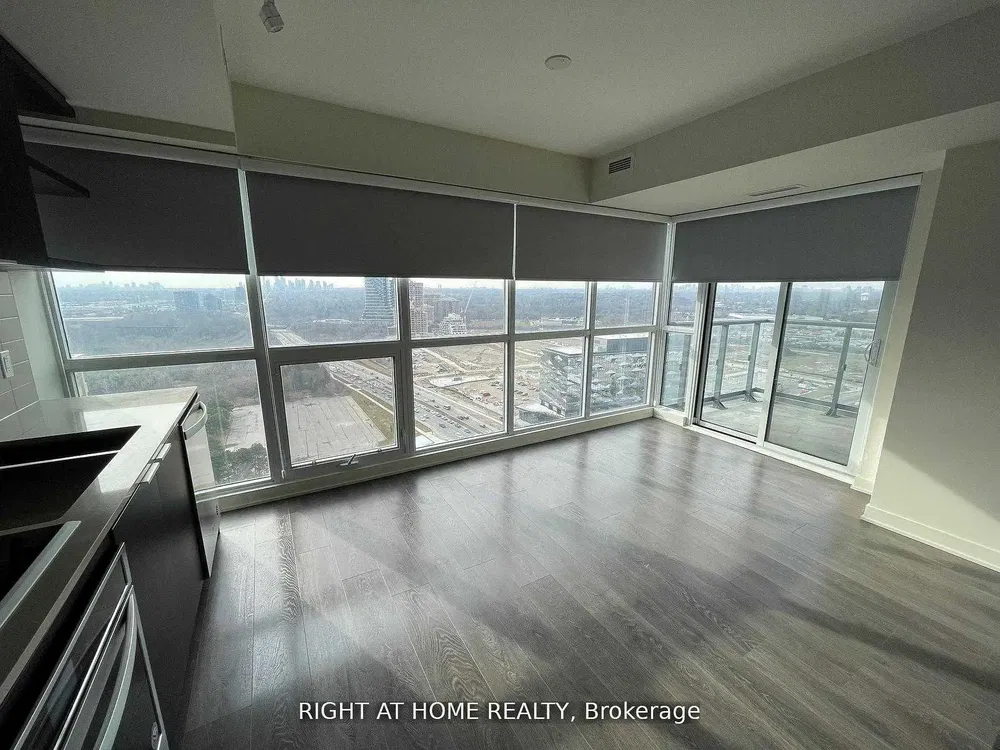 Kuhinja; pogled, drveni pod