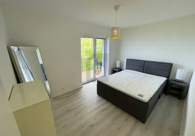 Schlafzimmer; tageslicht, holzboden