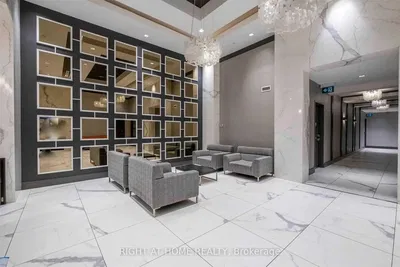 Дневна соба; модерни стил, високи плафони, природно светло