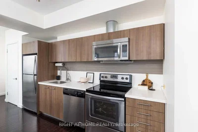Kitchen; kitchen appliances, natural light, modern style, renovated