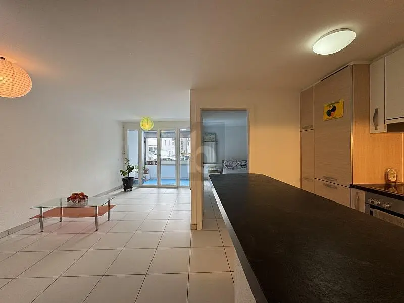 Küche; fliesenboden, tageslicht