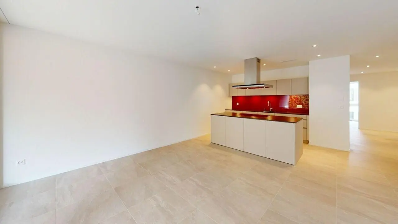 Küche; fliesenboden, küchengeräte, tageslicht, renoviert, moderner stil