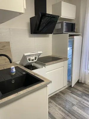 Kuhinja; kućanski aparati, pločice