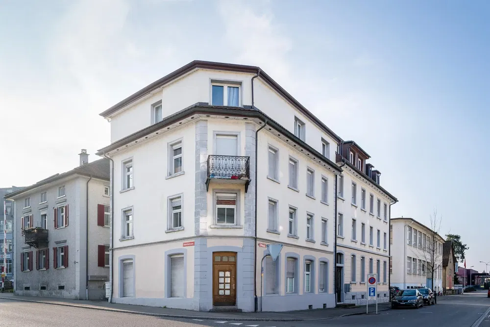 Кућа и околина