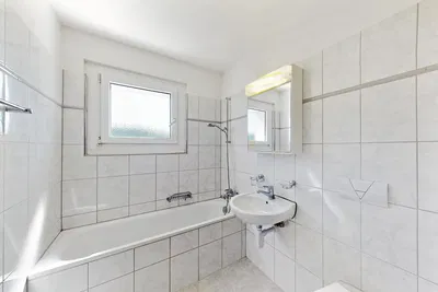 Купатило; плочице, природно светло, реновиран