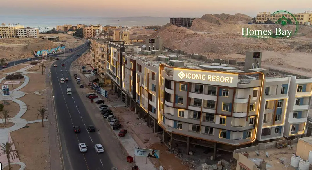 Dům a okolí; výhled