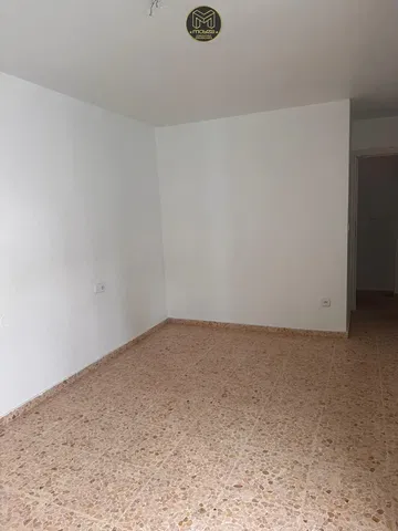 Ostatní; dlažba, nutná rekonstrukce