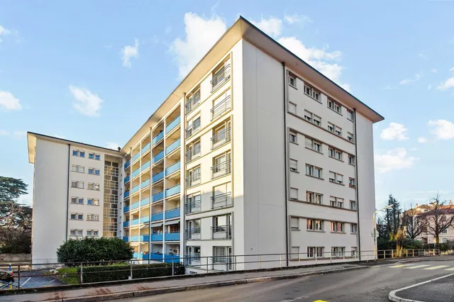 Casa e arredores; vista