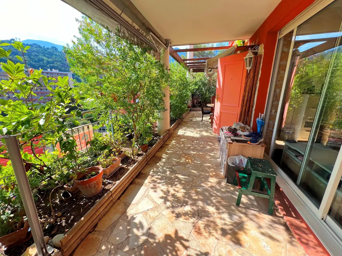 Тераса; поглед, природно светло