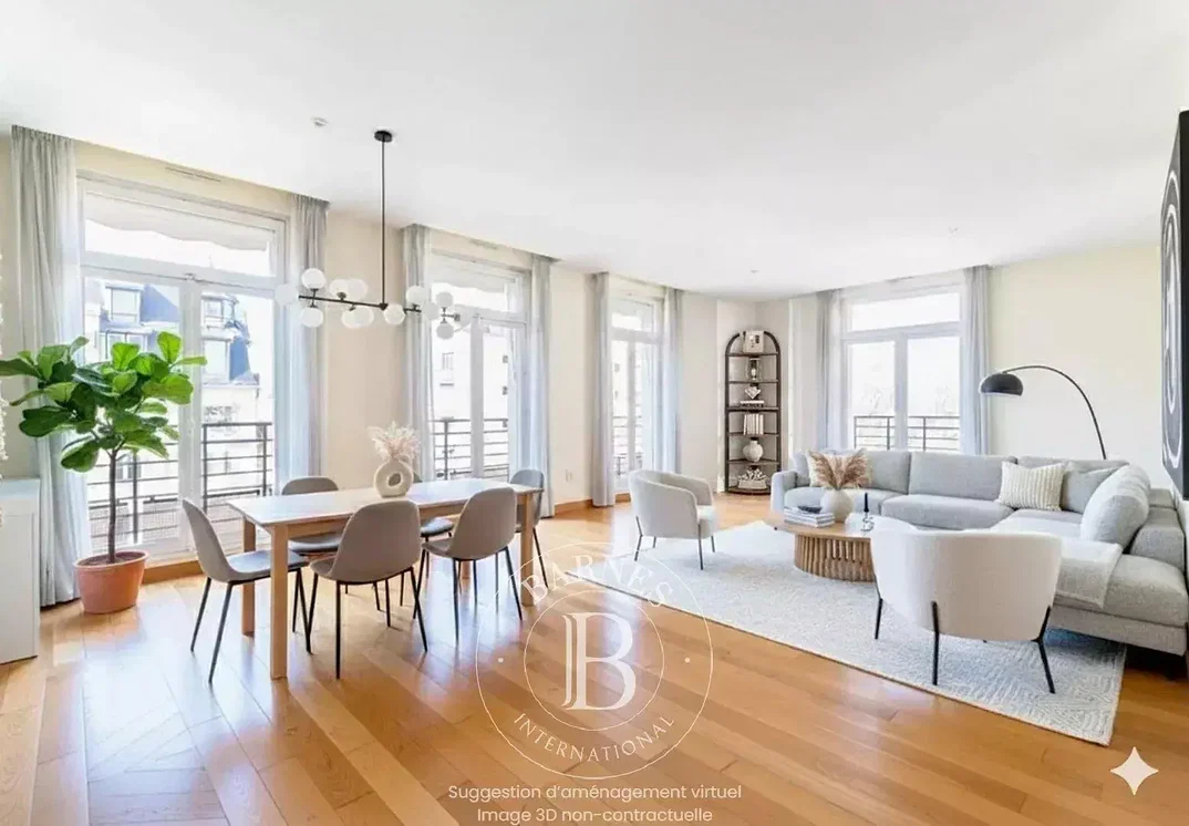 Soggiorno; luce naturale, pavimento in legno, stile moderno