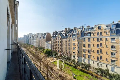 Балкон; поглед