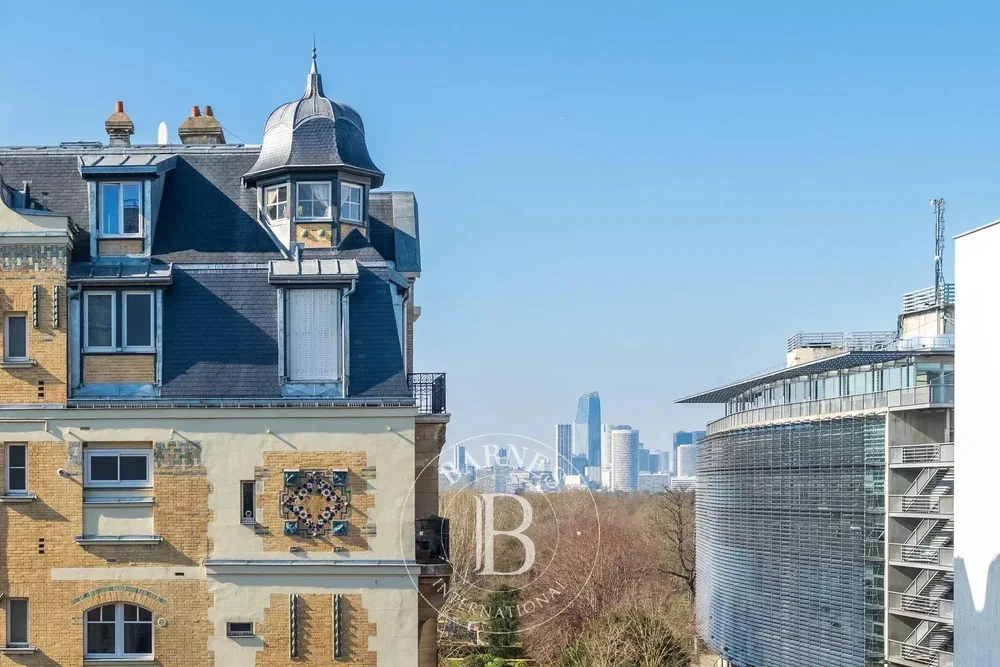 Maison et environs; vue