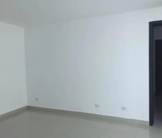 Otro; suelo de baldosas, luz natural