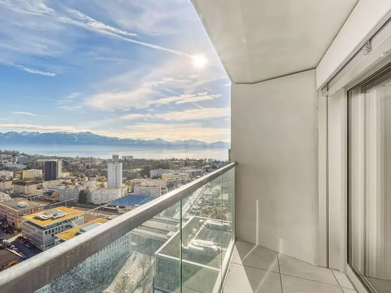 Balkon; manzara, fayans zemin