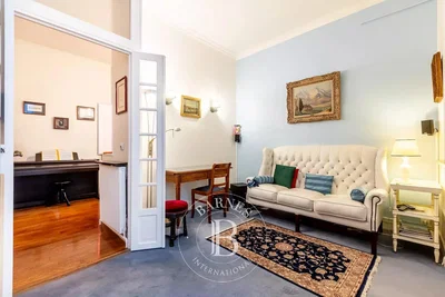 Dnevna soba; moderni stil, drveni pod, prirodno svjetlo