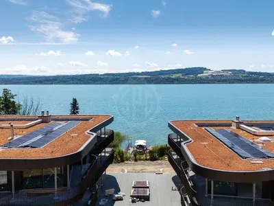 Maison et environs; vue