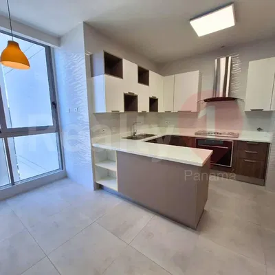 Küche; küchengeräte, fliesenboden, tageslicht