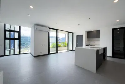 Küche; blick, fliesenboden, renoviert, tageslicht