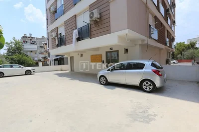 Dům a okolí; výhled