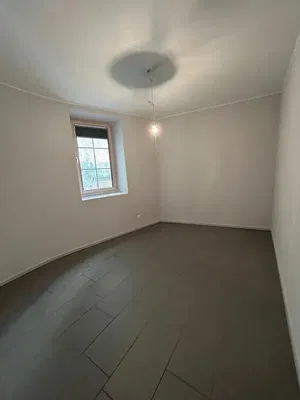 Ložnice; přirozené světlo, dřevěná podlaha