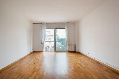 Wohnzimmer; blick, holzboden, tageslicht