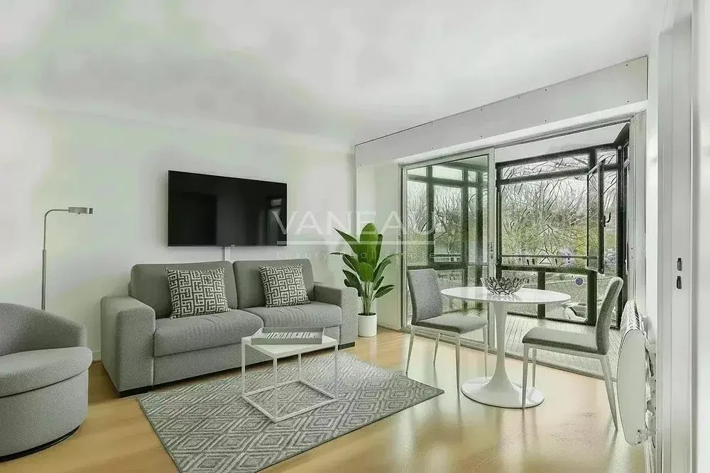 Soggiorno; vista, luce naturale, stile moderno