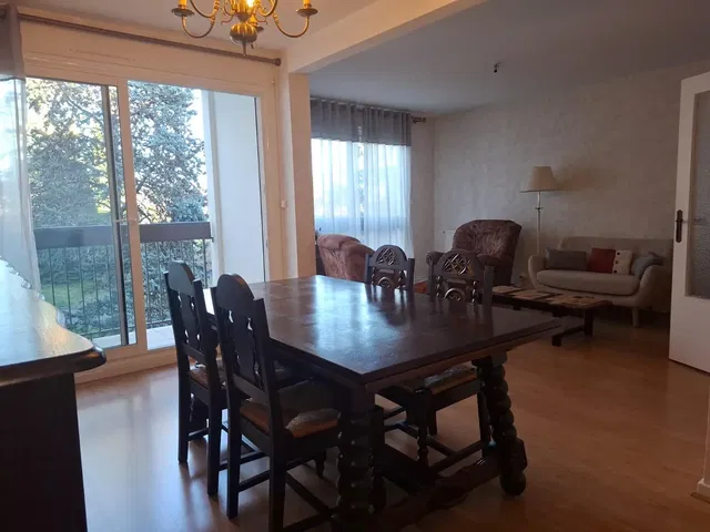 Salón; luz natural, vista