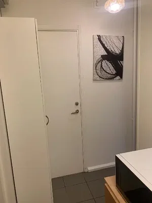 Garderobe; fliesenboden