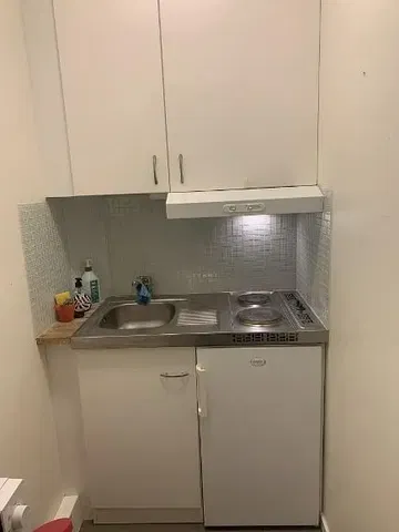 Küche; küchengeräte, tageslicht