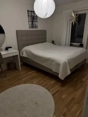 Chambre; parquet, lumière naturelle