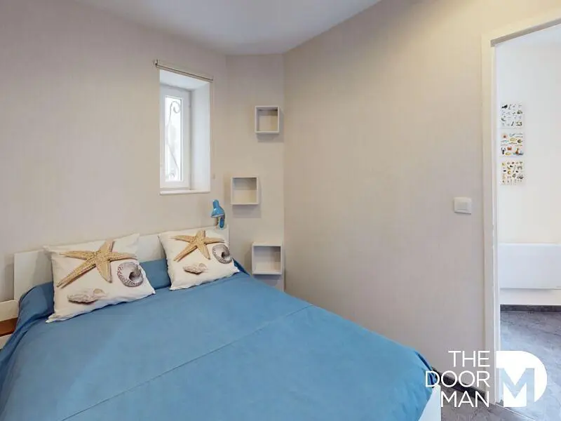 Camera da letto; luce naturale, stile moderno