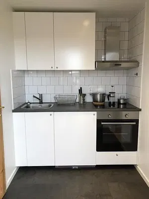 Küche; küchengeräte, fliesenboden