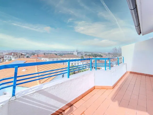 Terrazza; vista, pavimento in piastrelle