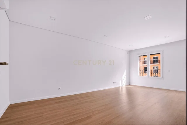 Salon; vue, parquet, lumière naturelle