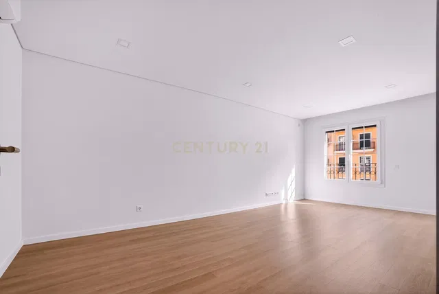 Sala de estar; vista, chão de madeira, luz natural
