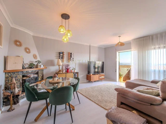 Wohnzimmer; kamin, tageslicht, moderner stil, blick