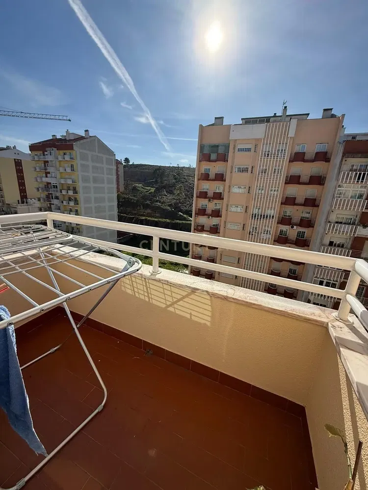 Балкон; поглед, плочице