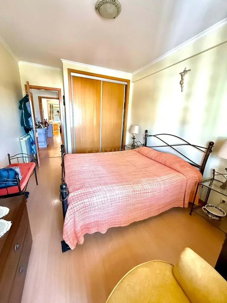 Спаваћа соба; природно светло, рустикални стил