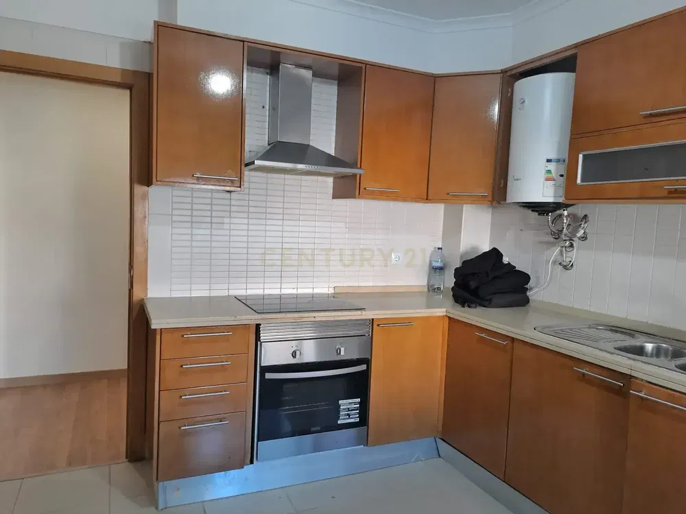 Кухиња; кухињски апарати, бојлер