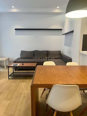 Salon; parquet, style moderne, lumière naturelle