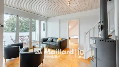 Wohnzimmer; blick, kamin, tageslicht, moderner stil