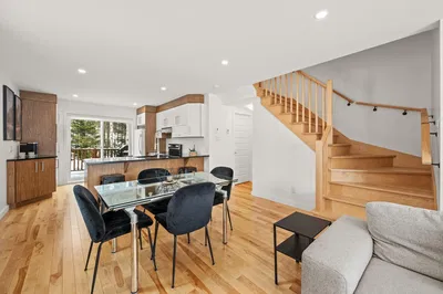 Living room; wood floor, natural light, modern style