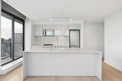 Cuisine; vue, électroménager, lumière naturelle, style moderne, parquet